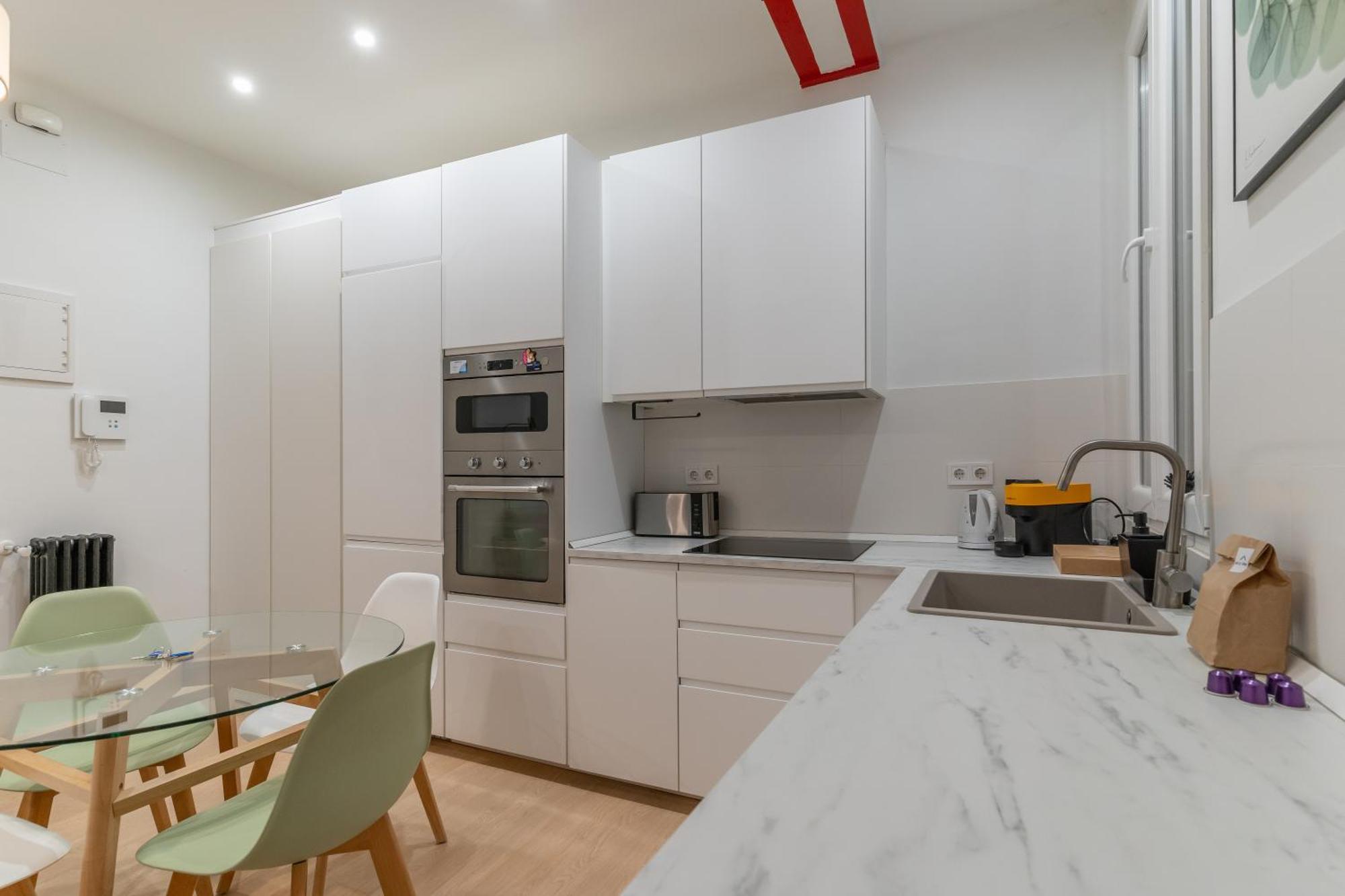 Cozy And Central-1Bd 1Bth- Cortes Madri Exterior foto